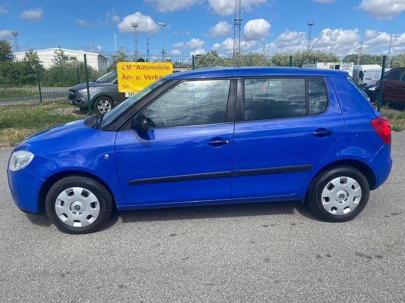 Gebraucht Skoda Fabia 60 PS (44 kW) 2010 Blau Kleinwagen
