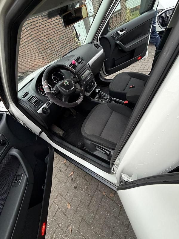 Gebraucht Skoda Yeti 140 PS (102 kW) 2011 Weiß SUV