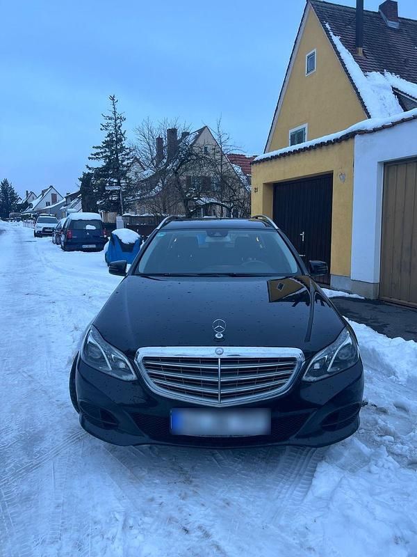 Gebraucht Mercedes E250 204 PS (150 kW) 2014 Schwarz Kombi