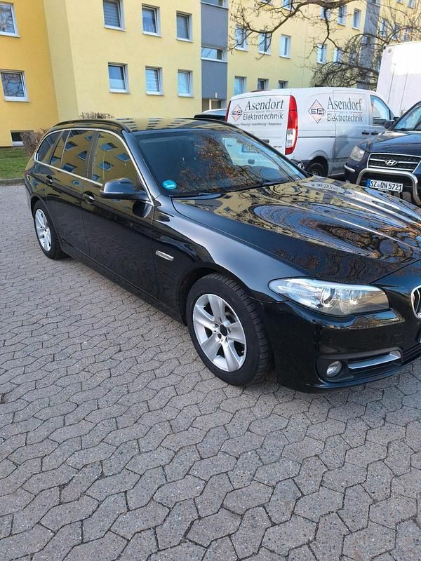 Gebraucht BMW 520 190 PS (139 kW) 2014 Schwarz Kombi