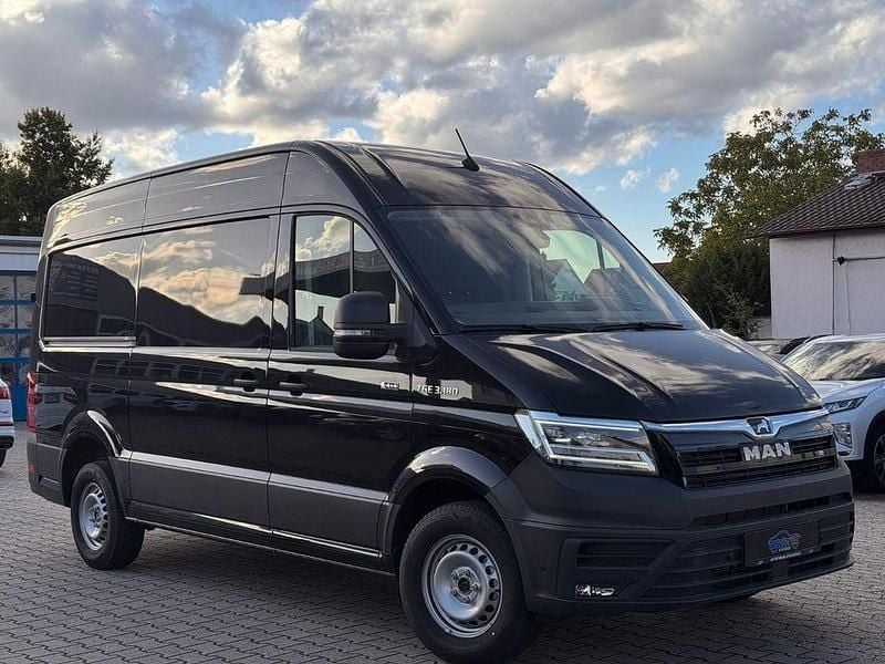 Neu MAN TGE 177 PS (130 kW) 2025 Grau Van