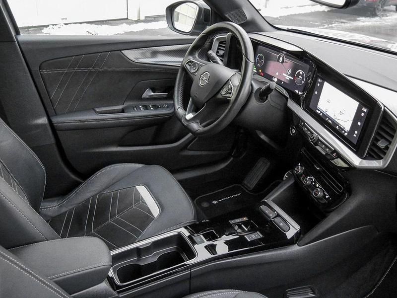 Gebraucht Opel Mokka-e Ultimate 100 kW (136 PS) 2022 Quarz silber (metallic) SUV