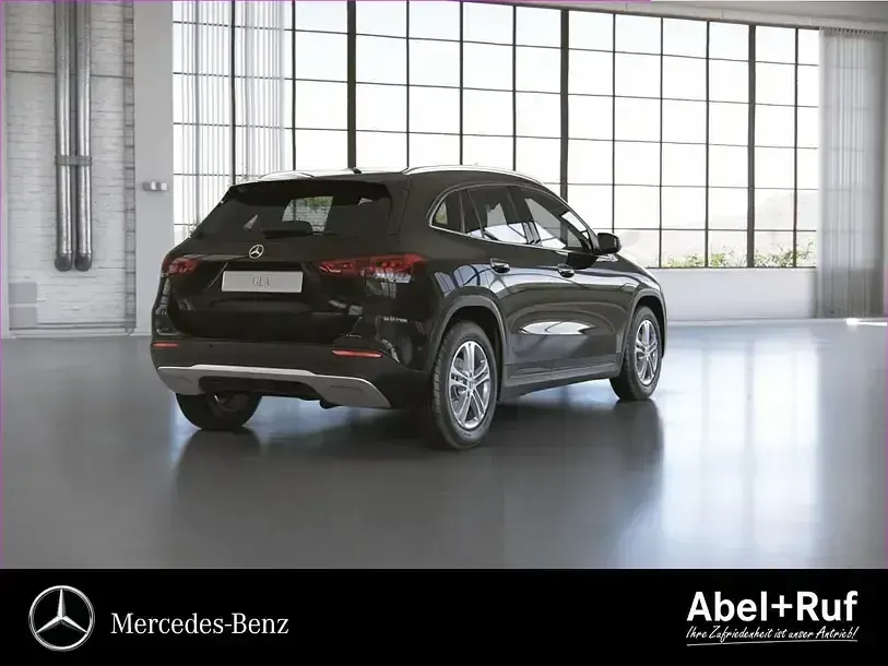 Gebraucht Mercedes GLA200 Style 150 PS (110 kW) 2023 Schwarz SUV