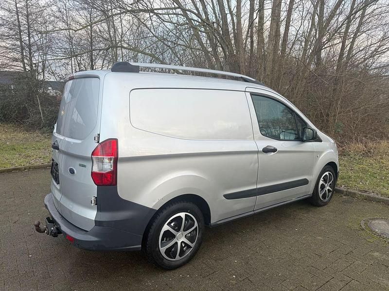 Usado Ford Transit 101 HP (74 kW) 2016 Prateado Monovolume