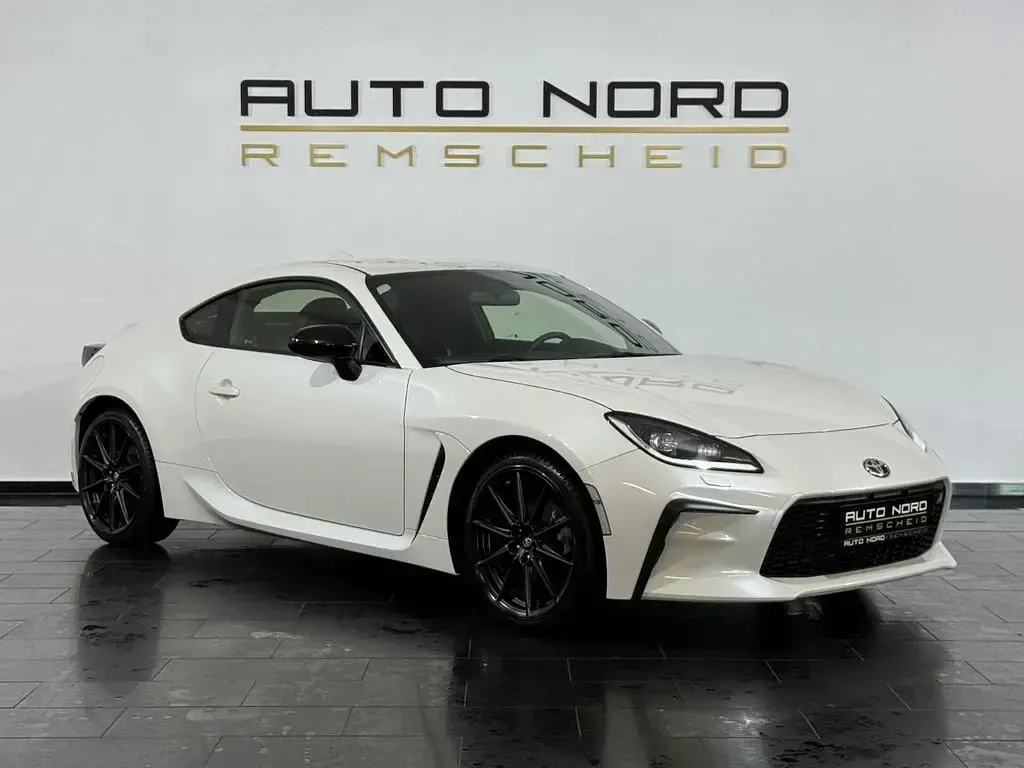Gebraucht Toyota GR86 Premium 234 PS (172 kW) 2023 Weiß Coupé
