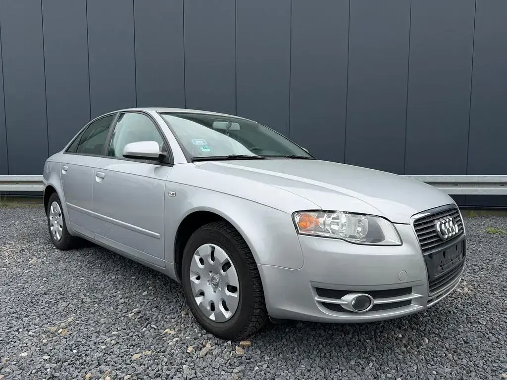 Gebraucht Audi A4 131 PS (96 kW) 2005 Silber Limousine