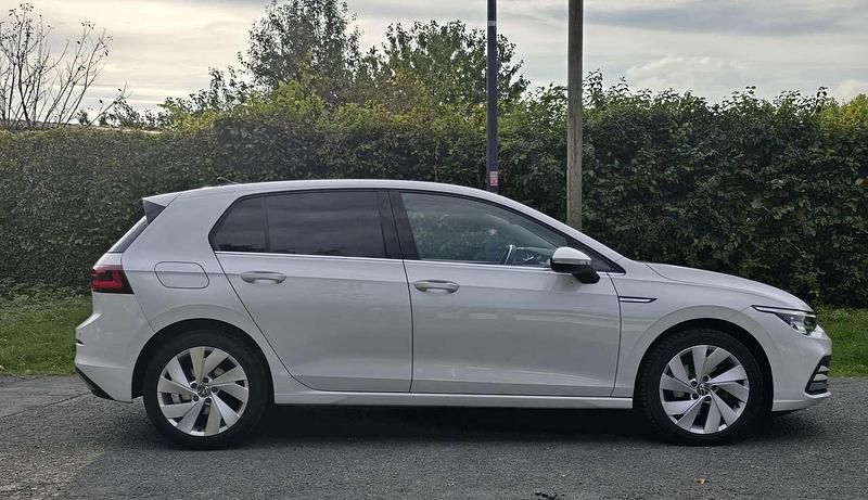 Gebraucht VW Golf VII Style 150 PS (110 kW) 2020 Weiß Limousine