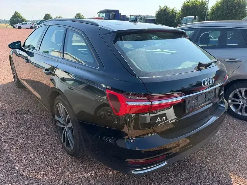 Gebraucht Audi A6 Ambiente 204 PS (150 kW) 2021 Brillantschwarz Limousine