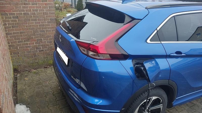 Gebraucht Mitsubishi Eclipse Cross Select 188 PS (138 kW) 2022 Blau SUV