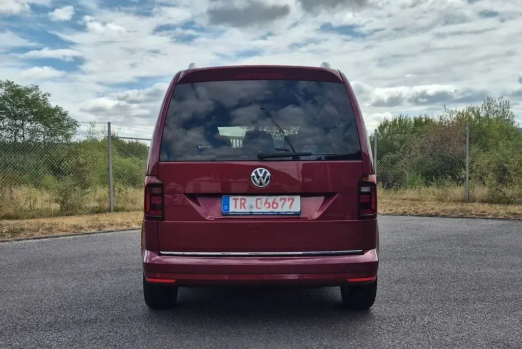 Gebraucht VW Caddy Highline 125 PS (91 kW) 2017 Rot Van / Kleinbus