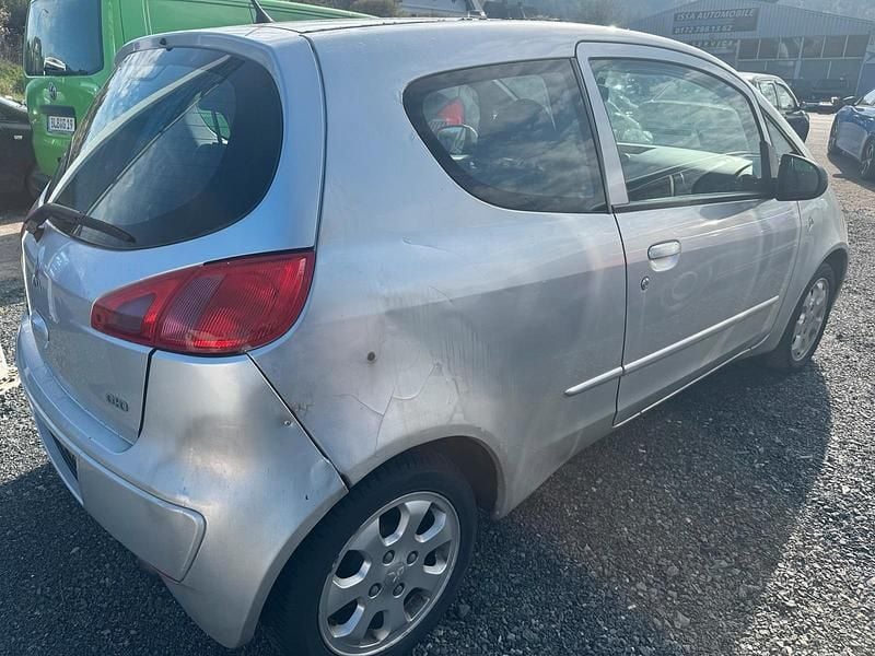 Gebraucht Mitsubishi Colt 95 PS (69 kW) 2006 Silber Kleinwagen