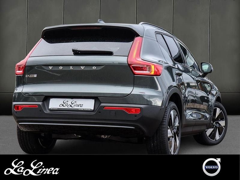 Neu Volvo EX40 Single Motor Extended Range 185 kW (252 PS) 2026 Grün SUV