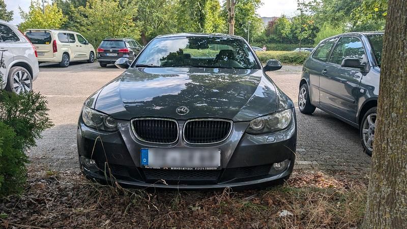 Grau Gebraucht 2007 BMW 320 Coupé | 5.500 € (Fairer Preis) - Bild 1/4