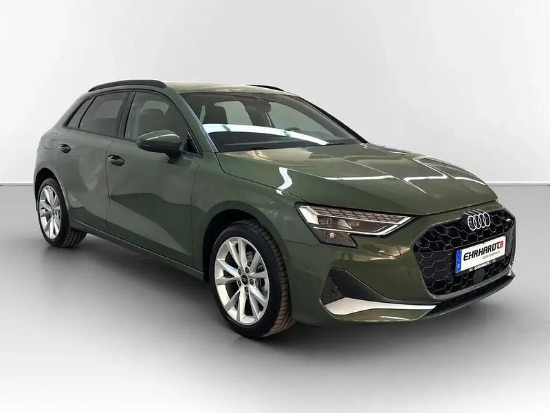 Gebraucht Audi A3 Advanced 116 PS (85 kW) 2025 Distriktgrün metallic Limousine