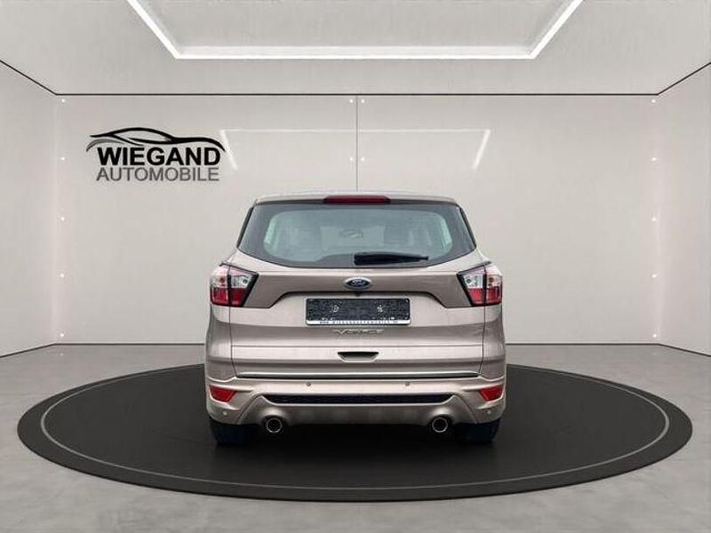 Gebraucht Ford Kuga Vignale 179 PS (131 kW) 2017 Beige SUV