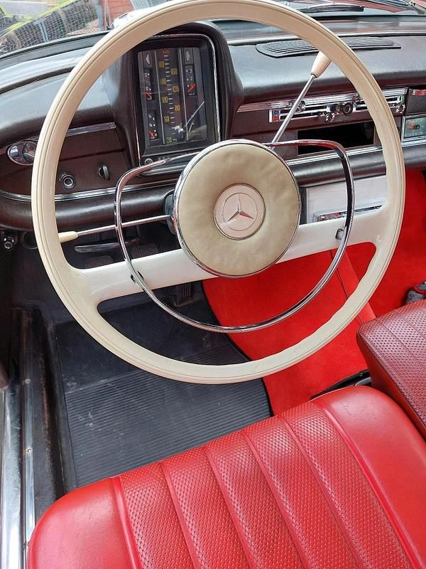 Gebraucht Mercedes W111 120 PS (88 kW) 1966 Schwarz Limousine