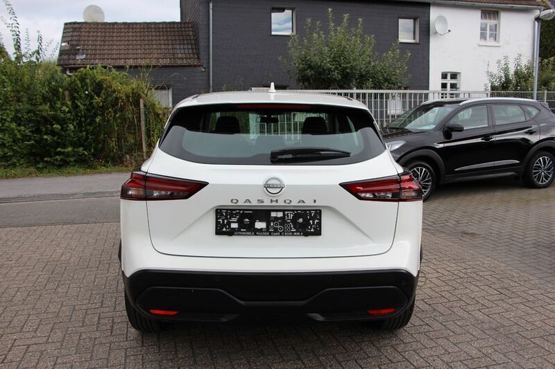 Gebraucht Nissan Qashqai Visia 140 PS (102 kW) 2023 Weiß  2schicht uni SUV