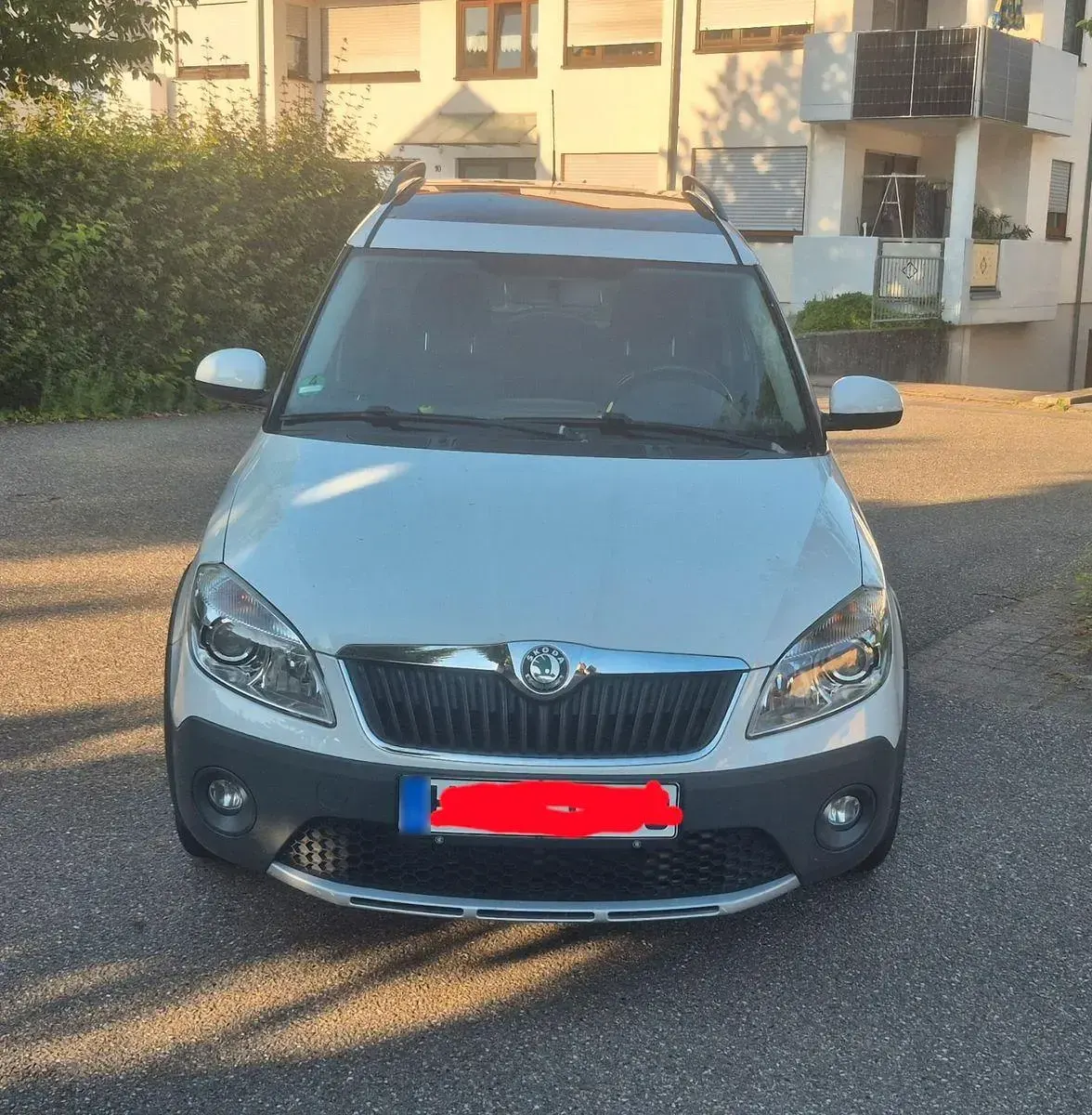 Gebraucht Skoda Roomster 86 PS (63 kW) 2010 Weiß Van / Kleinbus