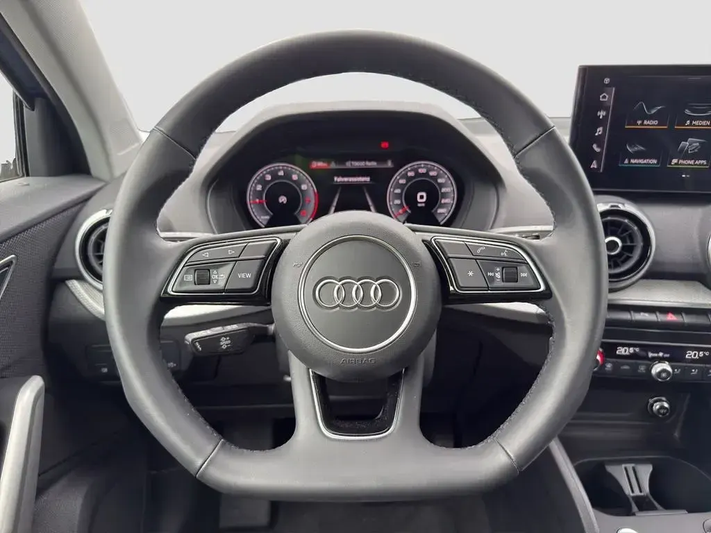 Gebraucht Audi Q2 S-Line 116 PS (85 kW) 2025 Ascariblau metallic SUV