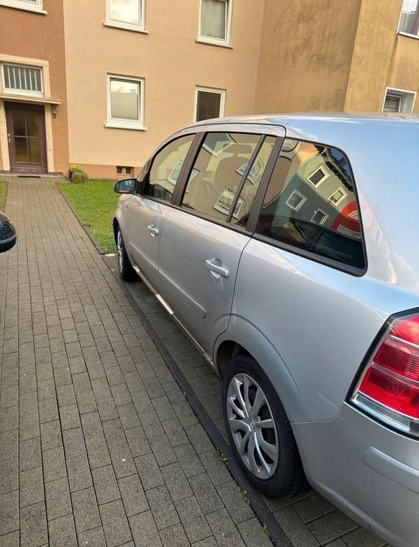 Gebraucht Opel Zafira 120 PS (88 kW) 2006 Silber Van / Kleinbus