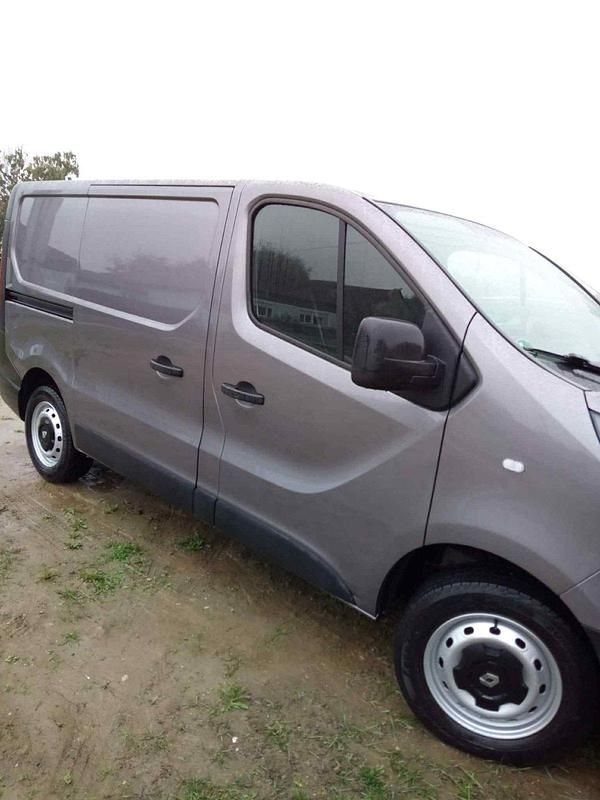 Gebraucht Renault Trafic 89 PS (65 kW) 2017 Grau Van / Kleinbus