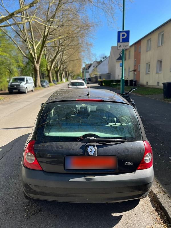 Gebraucht Renault Clio II 98 PS (72 kW) 2005 Schwarz Kleinwagen