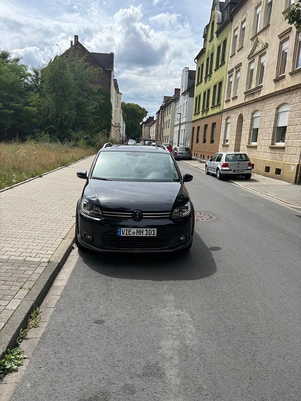 Schwarz Gebraucht 2012 VW Touran Van / Kleinbus | 4.550 € (Superpreis) - Bild 1/4