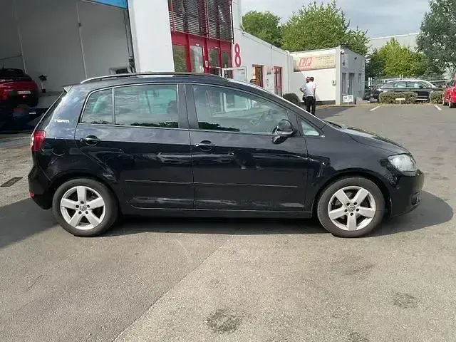 Gebraucht VW Golf Plus Cross Comfortline 105 PS (77 kW) 2011 Schwarz Van / Kleinbus
