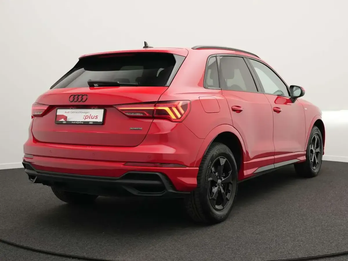 Gebraucht Audi Q3 Ambiente 190 PS (139 kW) 2025 Progressivrot metallic SUV