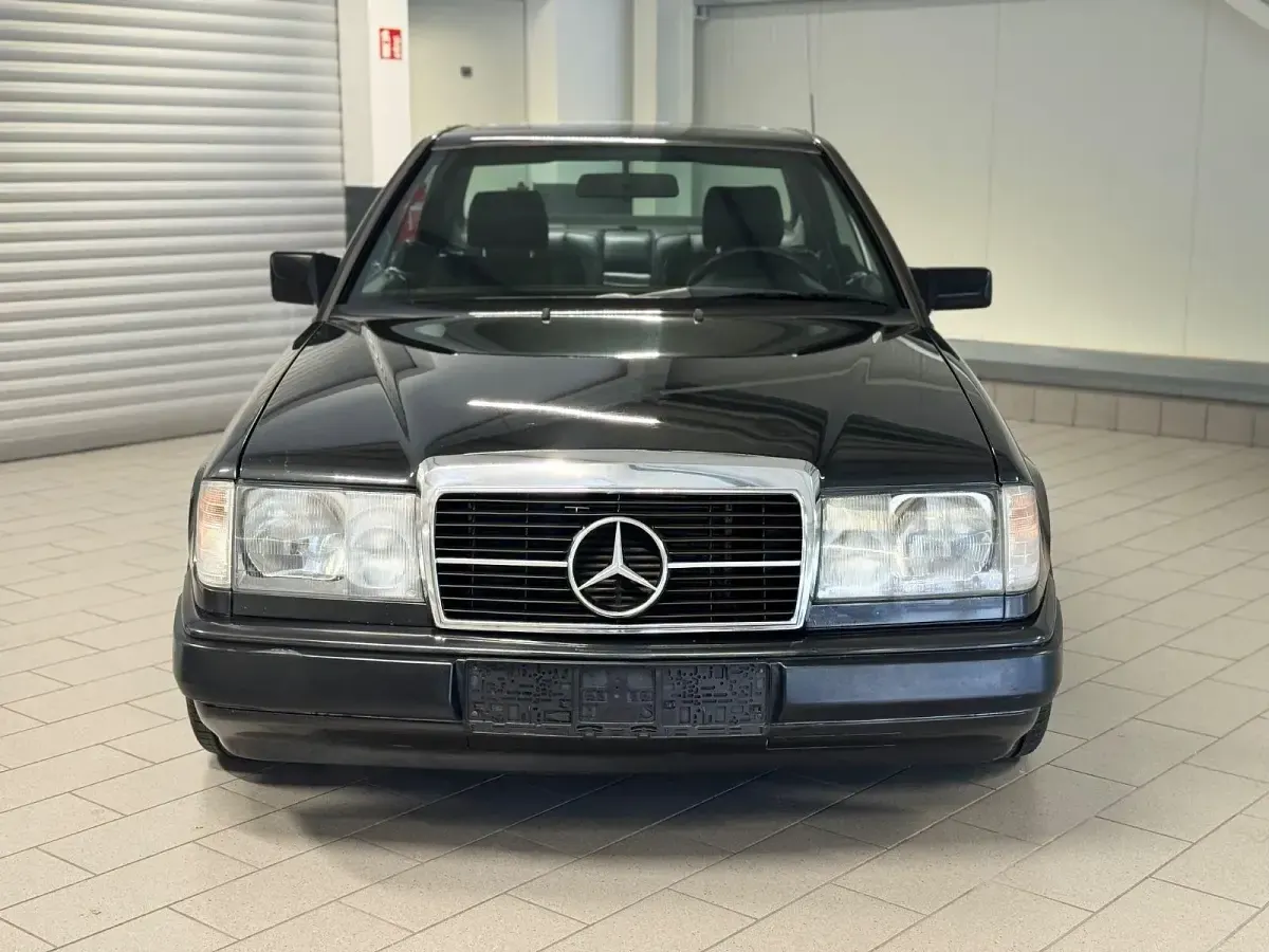 Second-hand Mercedes E300 184 CP (135 kW) 1988 Coupe