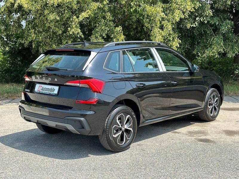 Neu Skoda 105 95 PS (69 kW) 2025 Schwarz Limousine