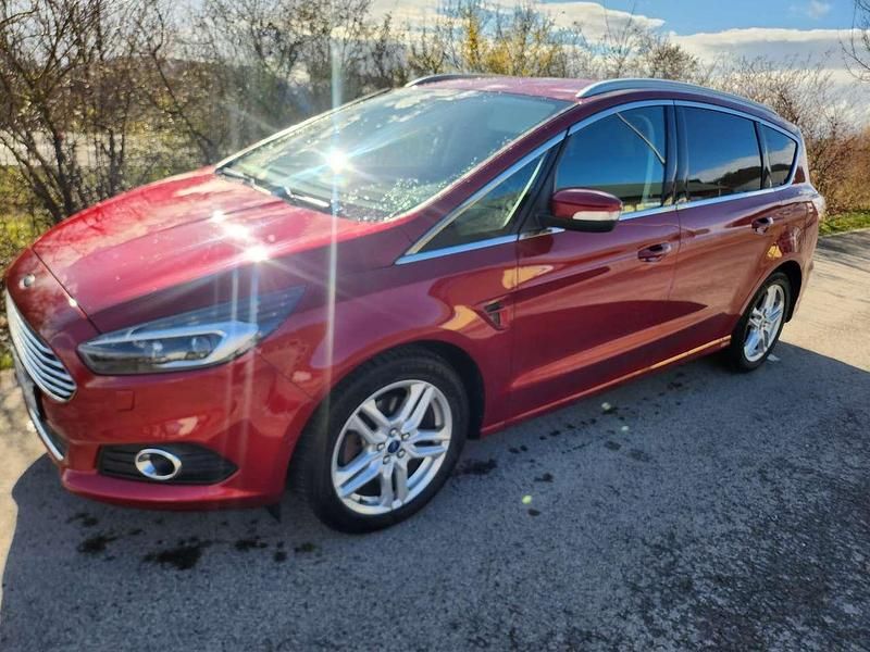 Gebraucht Ford S-MAX Titanium 190 PS (139 kW) 2019 Rot Van / Kleinbus