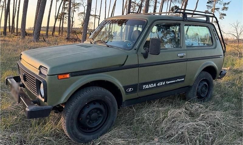 Second-hand Lada niva 86 CP (63 kW) 2002 Verde SUV