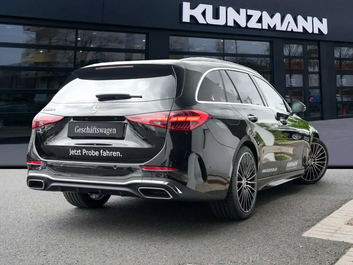 Gebraucht Mercedes C220 AMG 197 PS (144 kW) 2026 Schwarz Kombi