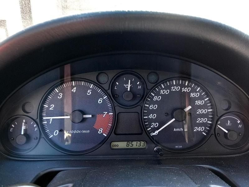 Gebraucht Mazda MX5 110 PS (80 kW) 2000 Rot Cabrio