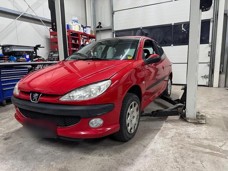 Gebraucht Peugeot 206 75 PS (55 kW) 2008 Rot Kleinwagen