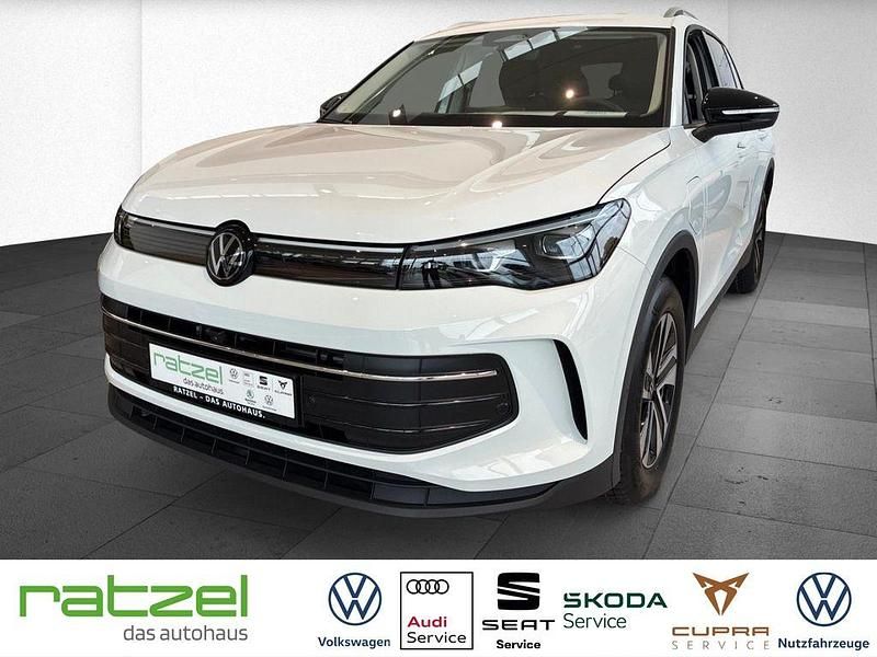 Weiß Neu 2025 VW Tiguan SUV | 53.990 € (Fairer Preis) - Bild 1/4