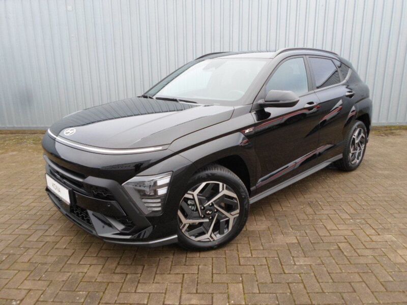Abyss black Gebraucht 2023 Hyundai Kona N Line SUV | 29.925 € (Etwas zu teuer) - Bild 1/4