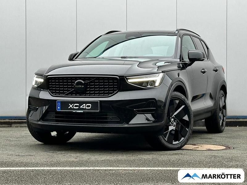Neu Volvo XC40 Plus 163 PS (119 kW) 2026 Onyx black / metallic SUV