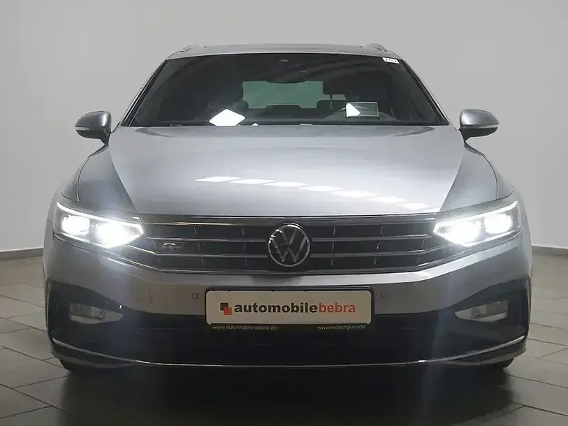 Second-hand VW Passat 200 CP (147 kW) 2023 Argintiu Break