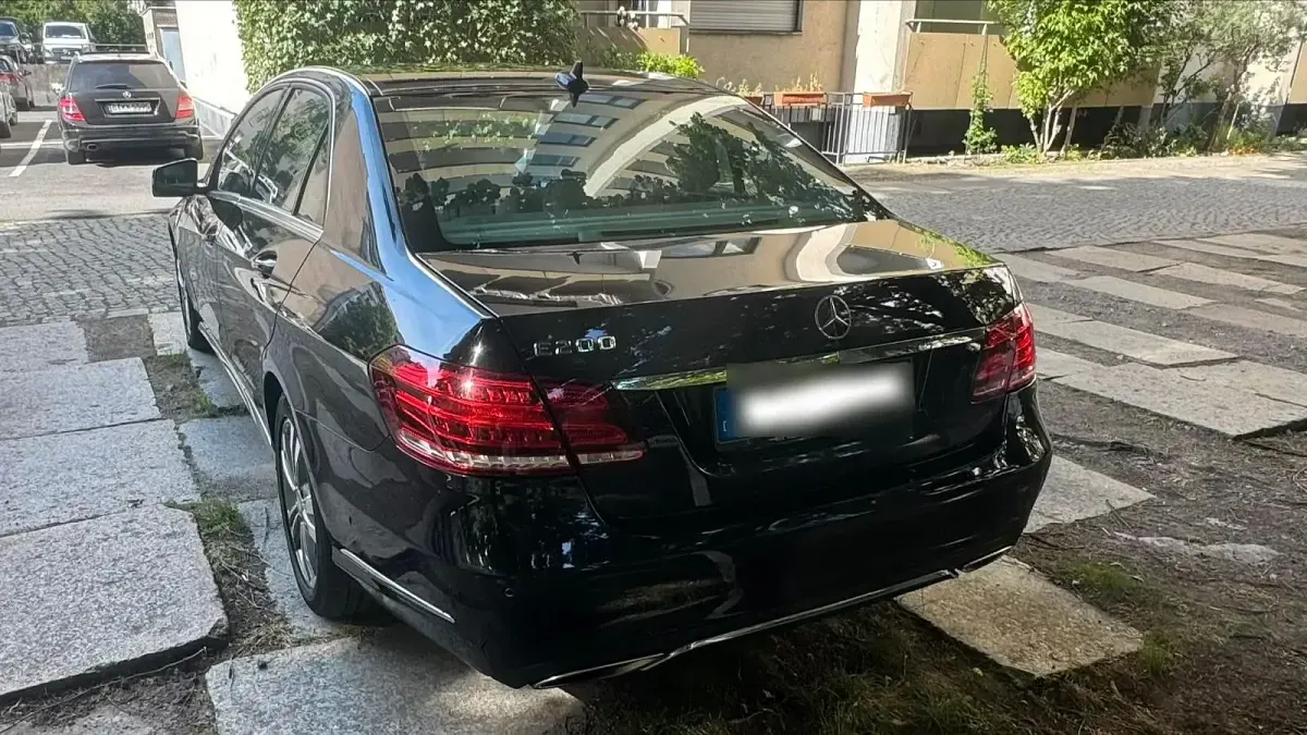 Gebraucht Mercedes E200 184 PS (135 kW) 2014 Schwarz Limousine