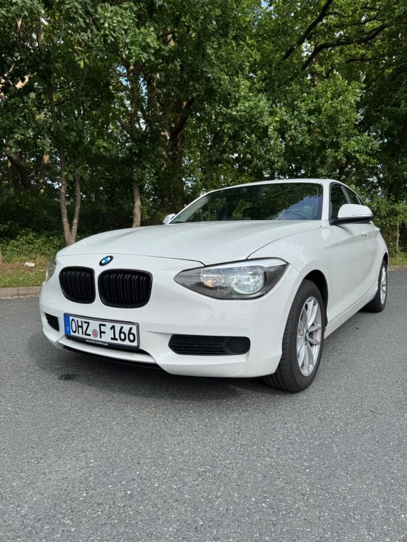 Weiß Gebraucht 2014 BMW 116 Kleinwagen | 8.800 € (Fairer Preis) - Bild 1/4