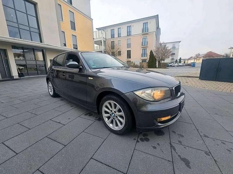 Grau Gebraucht 2008 BMW 118 Kleinwagen | 4.000 € (Guter Preis) - Bild 1/4