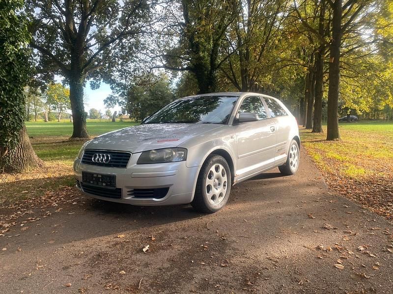 Silber Gebraucht 2003 Audi A3 Limousine | 1.280 € (Guter Preis) - Bild 1/4