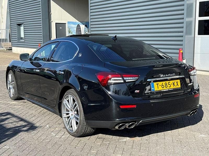 Gebraucht Maserati Ghibli 405 PS (297 kW) 2014 Schwarz Limousine