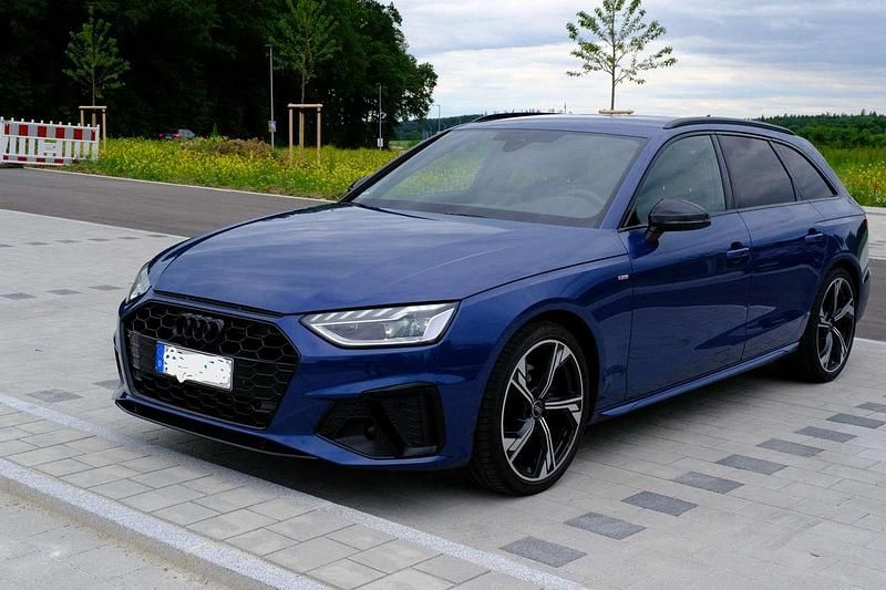 Gebraucht Audi A4 S-Line 150 PS (110 kW) 2023 Blau Kombi