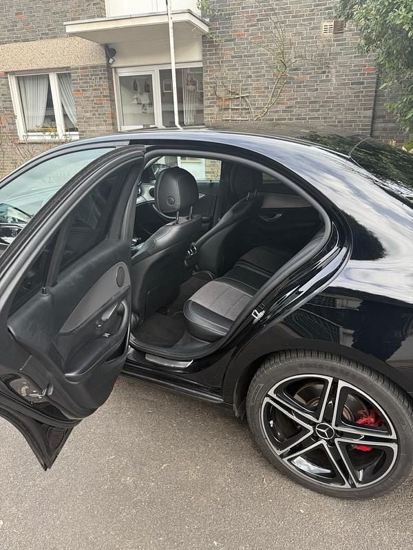 Gebraucht Mercedes E350 AMG 258 PS (189 kW) 2016 Schwarz Limousine