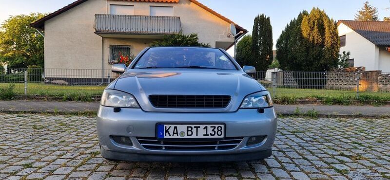 Grau Gebraucht 2003 Opel Astra Cabriolet Edition Cabrio | 2.500 € (Teuer) - Bild 1/4
