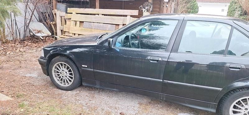 Gebraucht BMW 316 101 PS (74 kW) 1997 Schwarz Limousine
