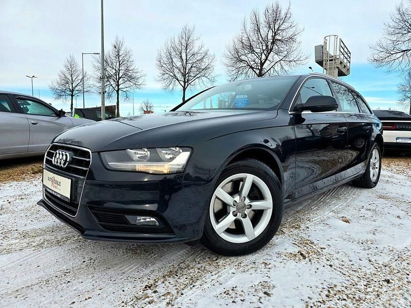 Blau Gebraucht 2013 Audi A4 Ambiente Kombi | 7.990 € (Guter Preis) - Bild 1/3